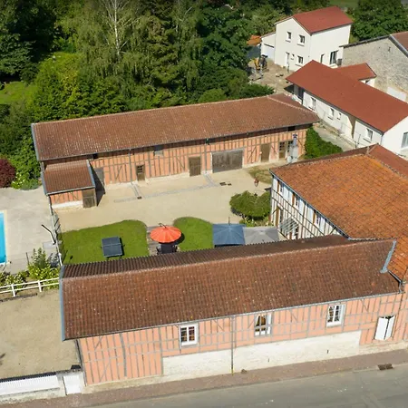 Holiday home Les Oiseaux_a Avec Piscine Chauffee